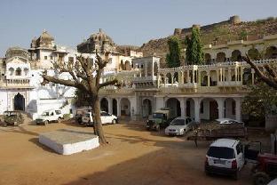 bassi fort palace