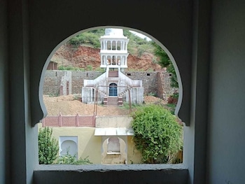 bassi fort palace