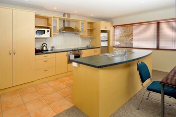 academy at botany motor inn