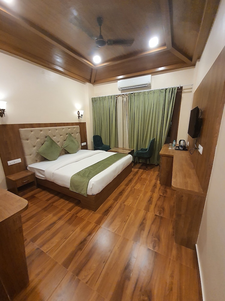 vijaygarh resort and cottages with private pool