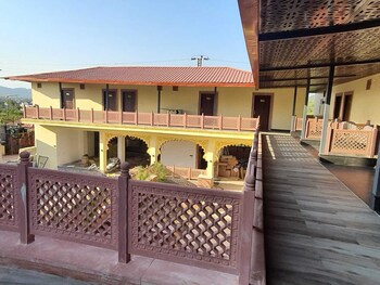 vijaygarh resort and cottages with private pool