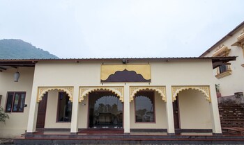 vijaygarh resort and cottages with private pool