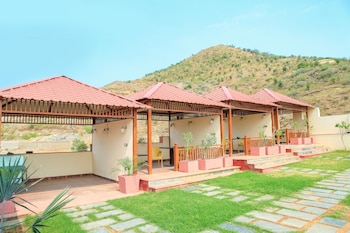 vijaygarh resort and cottages with private pool