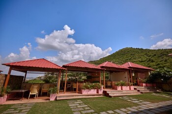 vijaygarh resort and cottages with private pool