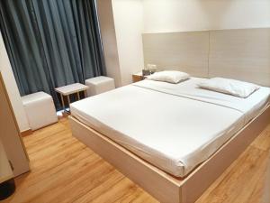 capital o 81526 the paradise international