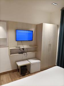 capital o 81526 the paradise international