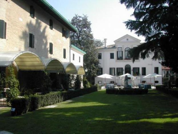 villa franceschi hotel and resort