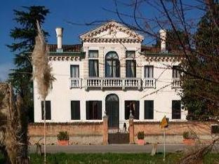 Villa Franceschi Hotel & Resort,Dolo>>Cazzago,5 star