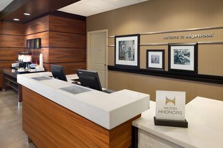 Hampton Inn & Suites Edgewood/Aberdeen-South,Joppatowne>>Edgewood,3 star