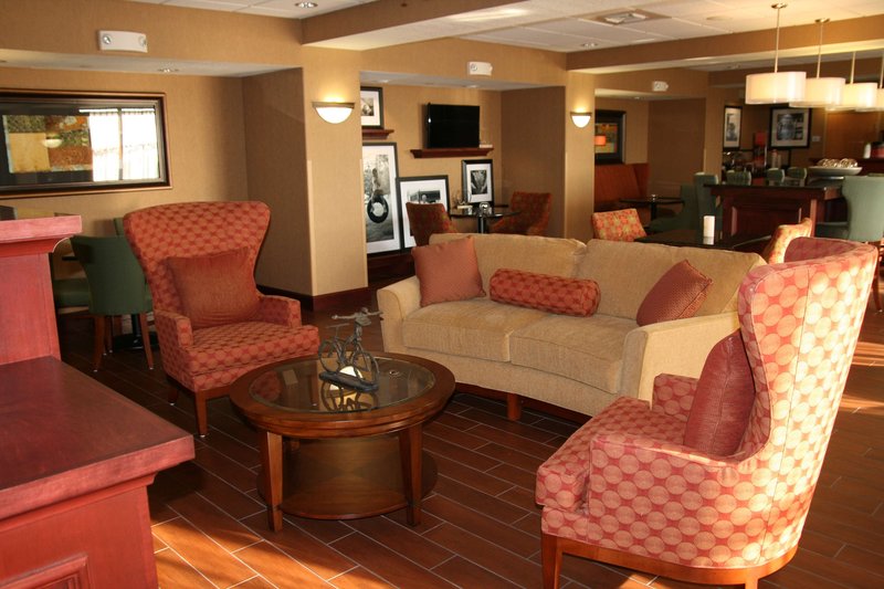 hampton inn hays north of i 70