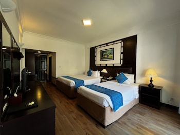 river beach resort and residences