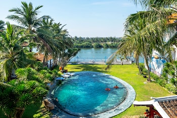 river beach resort and residences