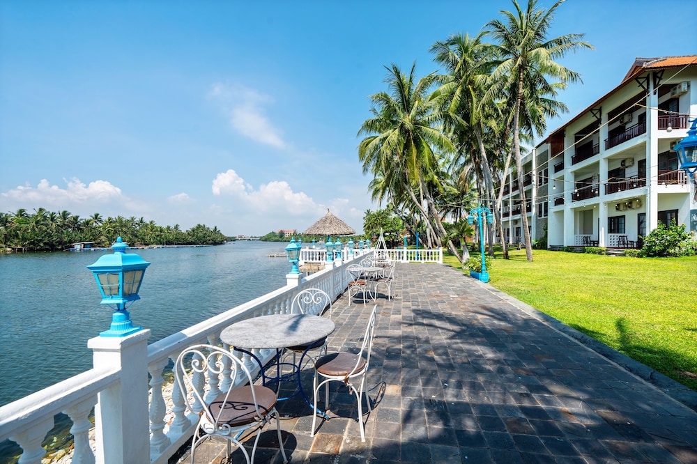 river beach resort and residences