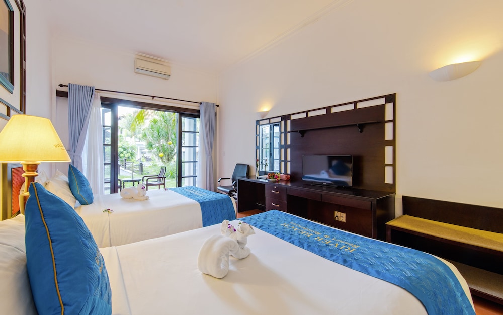 river beach resort and residences