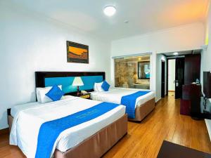 river beach resort and residences