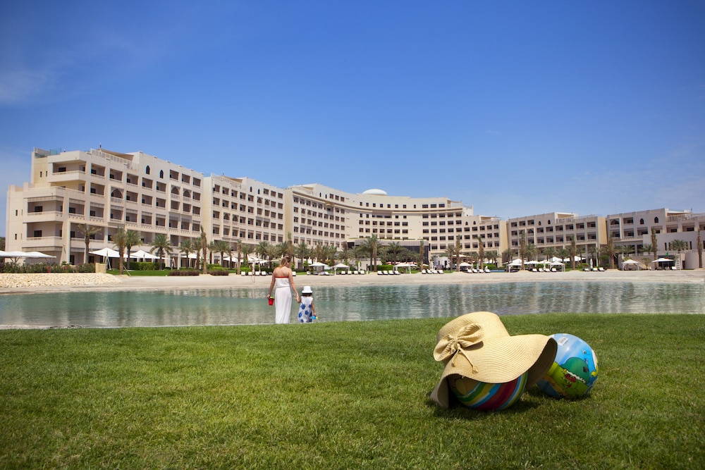 sofitel bahrain zallaq thalassa sea and spa