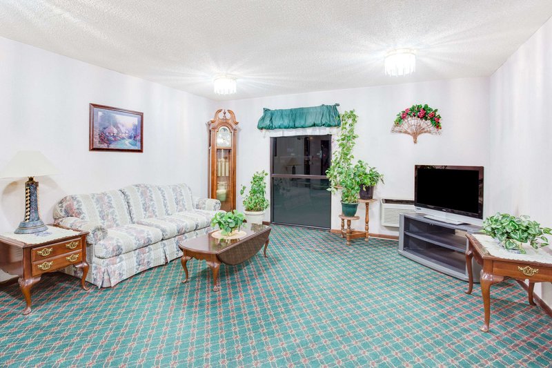 super 8 by wyndham springfield battlefield