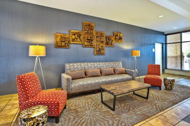 holiday inn and suites green bay stadium by ihg