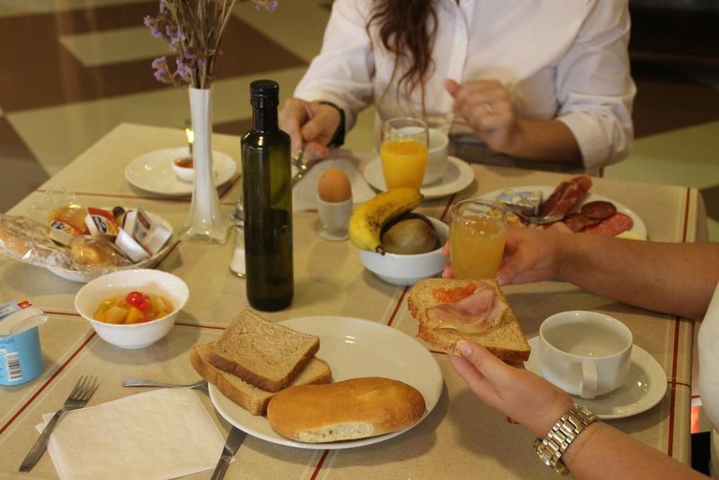 hotel avenida tropical