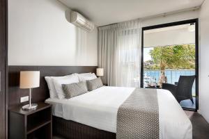 Pier 21 Riverside Apartment Hotel,East Fremantle>>Applecross,4 star