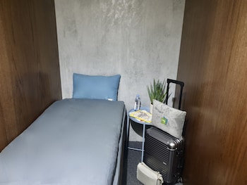 sleep n fly sleep lounge and showers d gates terminal 1 transit only