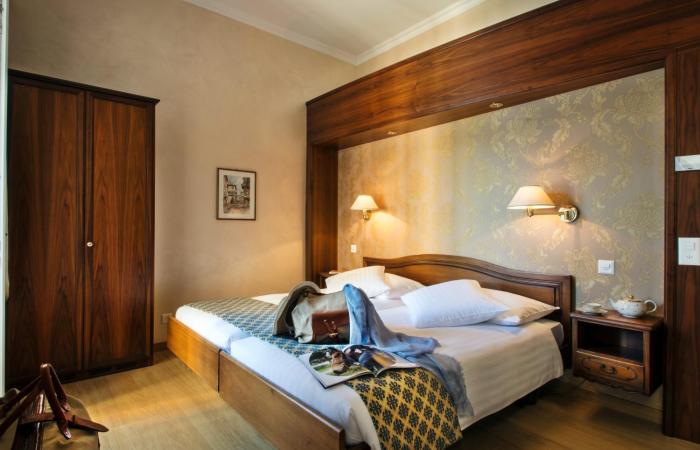 international au lac historic lakeside hotel