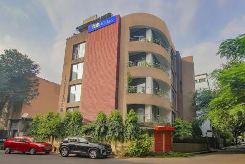 Super Townhouse Oak Ballygunge Formerly Hotel Lovelock,Garden Reach>>Kolkata,3 star