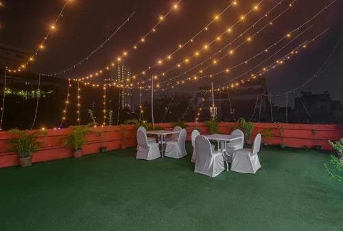 Super Townhouse Oak Ballygunge Formerly Hotel Lovelock,Garden Reach>>Kolkata,3 star