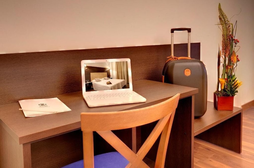 hotel madrid torrejon plaza