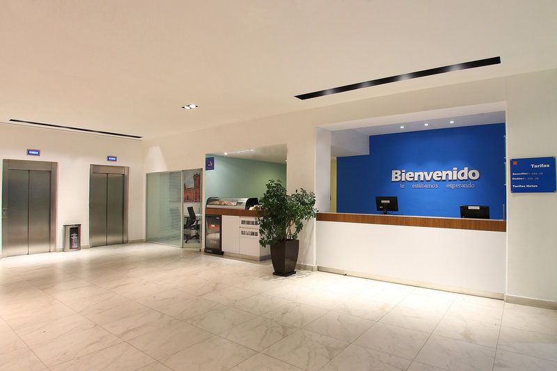 one queretaro plaza galerias