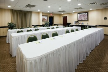 Holiday Inn Express & Suites Gadsden W-Near Attalla,Gadsden>>Attalla,3 star