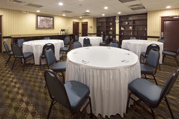 Holiday Inn Express & Suites Gadsden W-Near Attalla,Gadsden>>Attalla,3 star