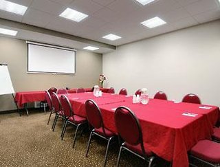 Econo Lodge Inn & Suites,Near Esplanade Arts And Heritage Centre,2 star