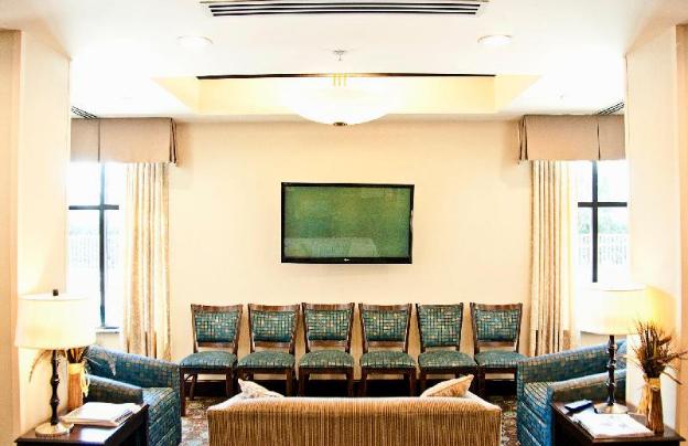 holiday inn express and suites clovis fresno area by ihg
