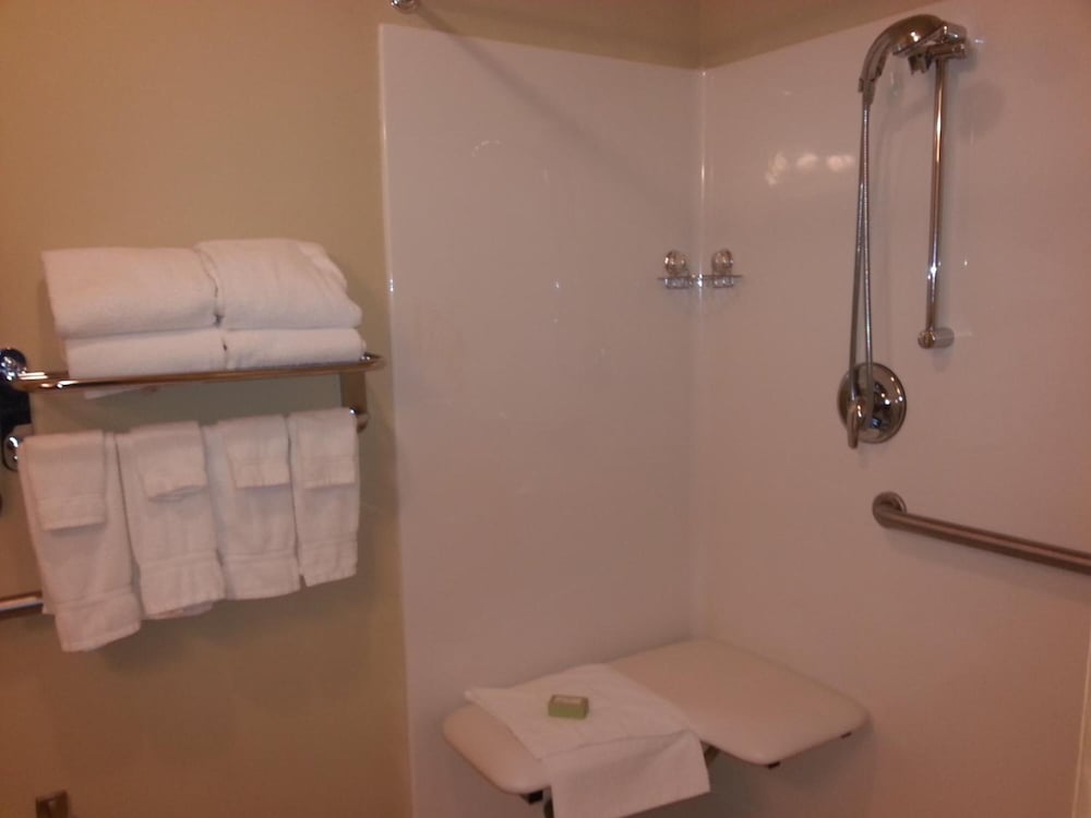 cobblestone inn and suites bloomfield