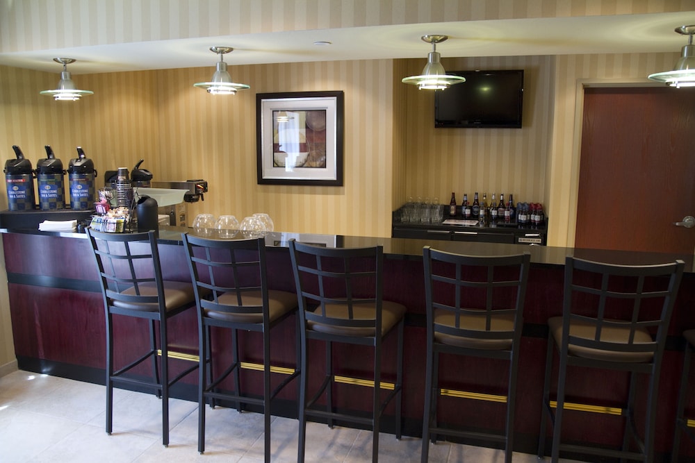 cobblestone inn and suites bloomfield