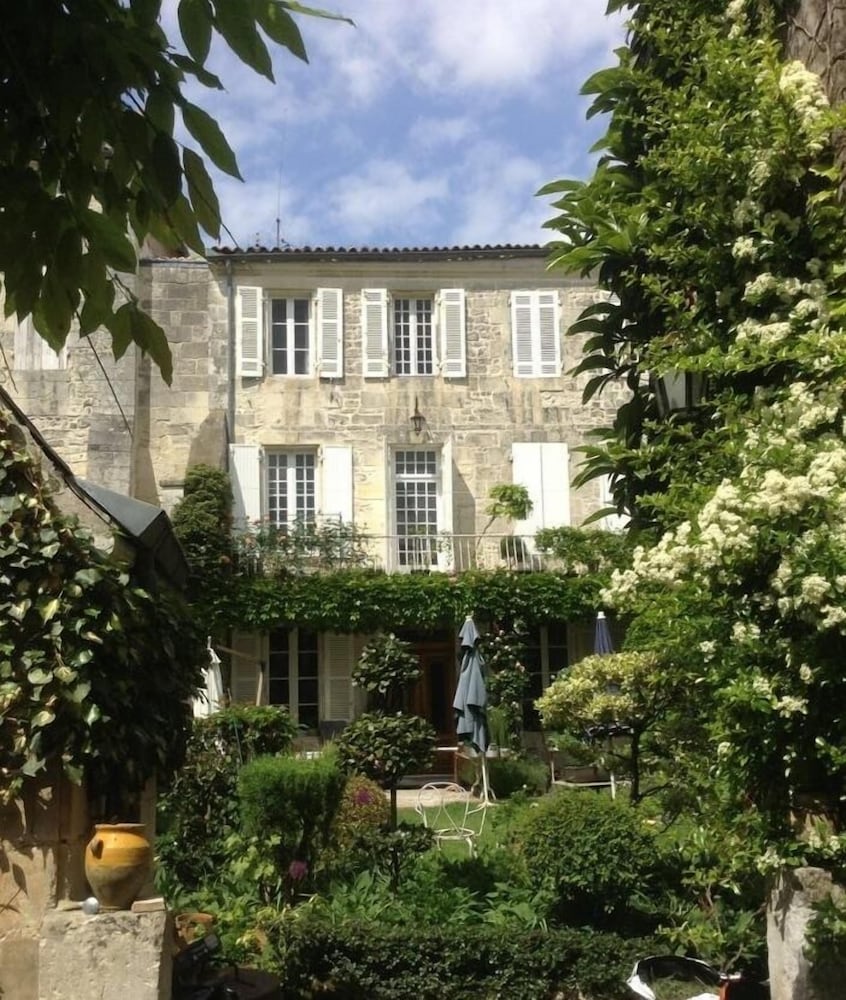 La Porte Rouge - The Red Door Inn Chambres D'hotes