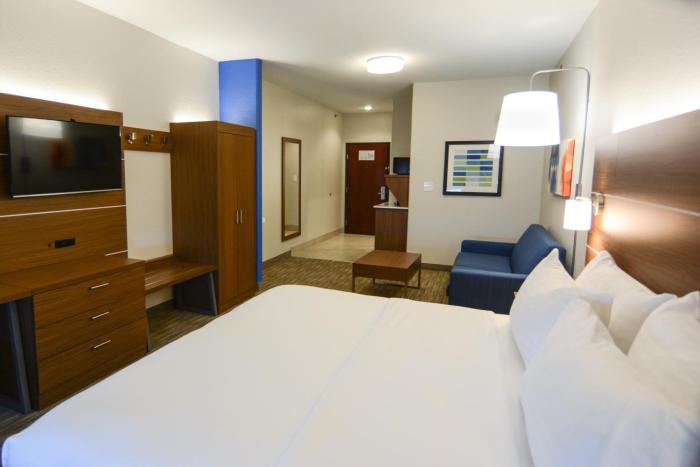 holiday inn express and suites new boston by ihg