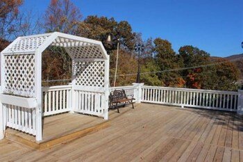 Millsap-Baker Estate,Damascus>>Abingdon,3 star