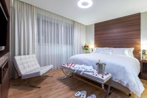 Quality Hotel Vitoria,Goiabeiras>>Barra Do Juru Beach,3 star