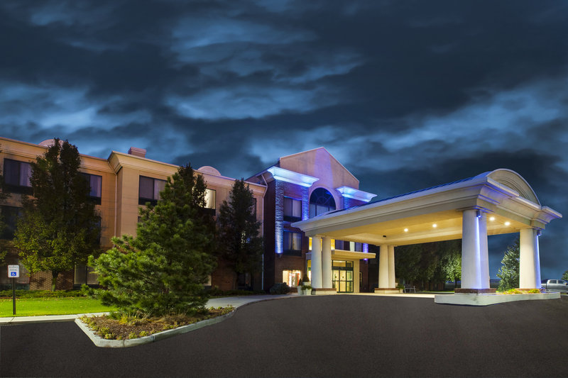 holiday inn express and suites bryan montpelier