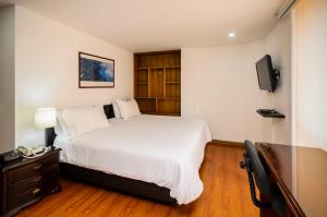 Travelers Suites Edificio Fontana Plaza,Avenida 15 No. 127 - 66,3 star