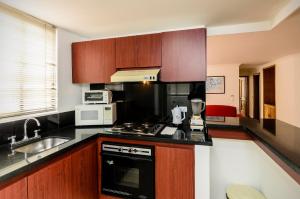 travelers suites edificio fontana plaza