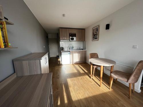 kosy apparthotels la maison des chercheurs