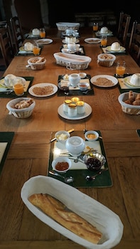 Manoir De Beaumarchais,Les Chapelles-Bourbon>>Fontainebleau,3 star