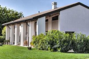 Agriturismo Ca' Giulietta Sommacampagna Verona Italia,Near Golf Club Verona,4 star