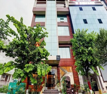 Hotel Orchid,Nirala Nagar,3 star