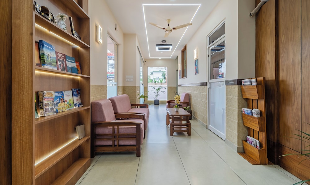 treebo thoduvas star plaza cochin airport