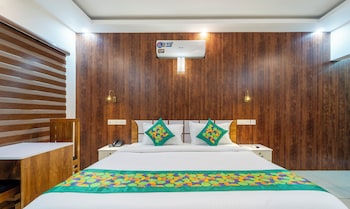 treebo thoduvas star plaza cochin airport