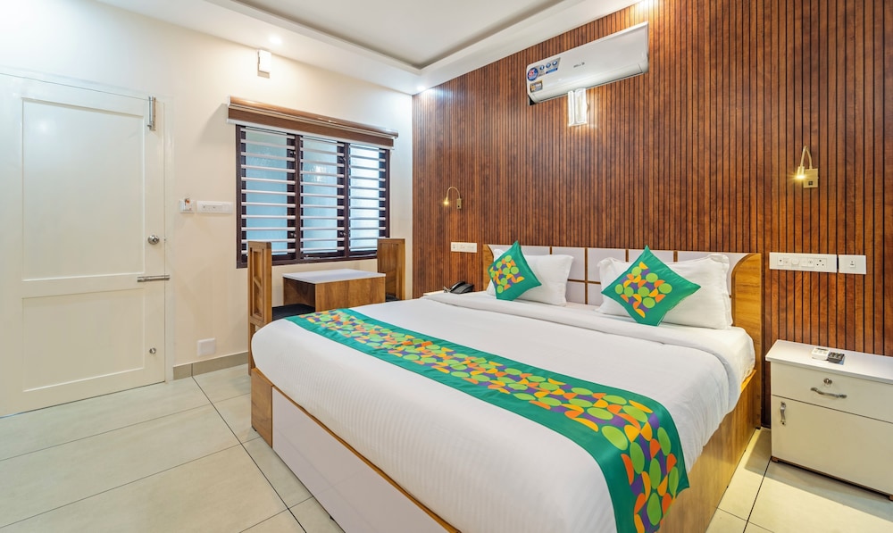 treebo thoduvas star plaza cochin airport